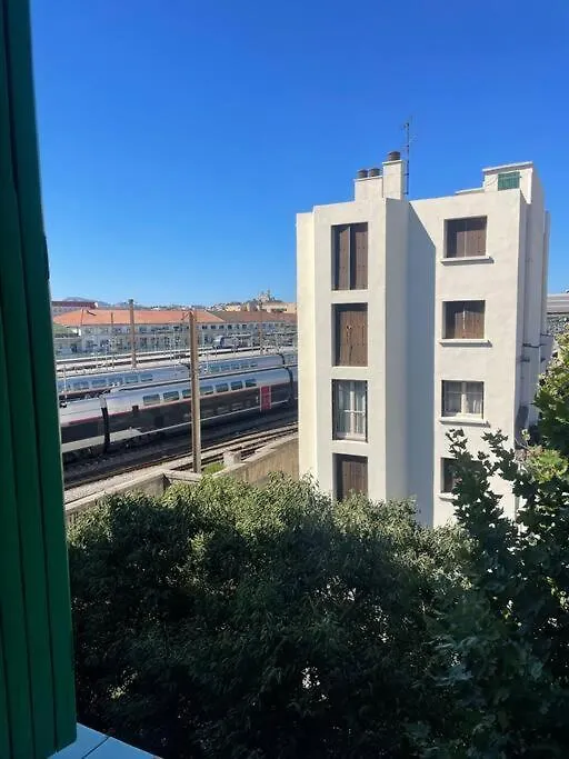 Grand Appartement Marseille Gare St Charles 3 Pieces 0*,  France